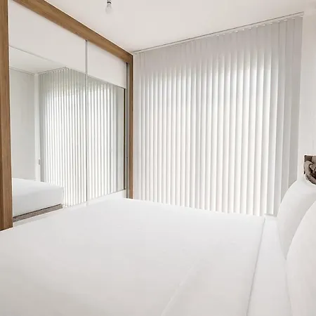 Διαμέρισμα 2br Penthouse With Roof Terrace Παραλίμνι