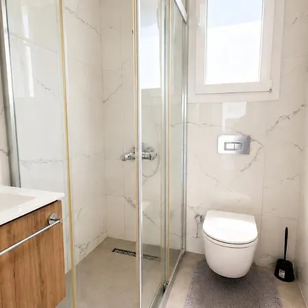2br Penthouse With Roof Terrace Παραλίμνι