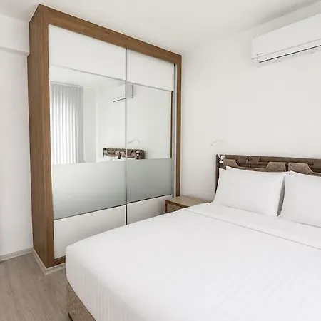 2br Penthouse With Roof Terrace *